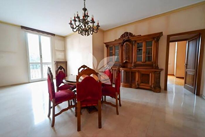 Appartamento trilocale in vendita in Strada Aurelio Saffi, Parma