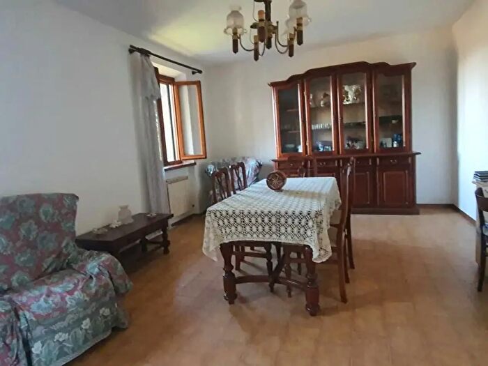 Casa con 10 locali in vendita in Massarosa