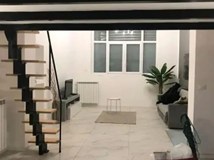 Appartamento trilocale in vendita in Via Stradella, Torino