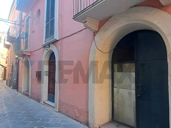 Appartamento con 6 locali in vendita in Via Umberto I, Lanciano