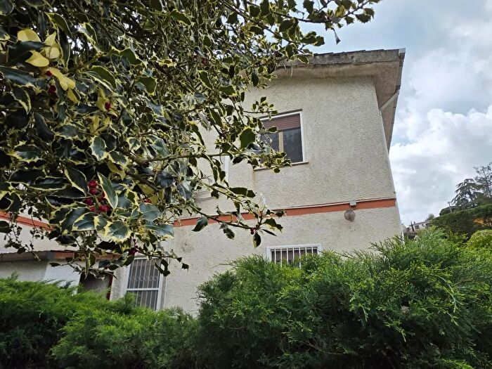 Casa con 11 locali in vendita in Via Sirio, Rignano Flaminio