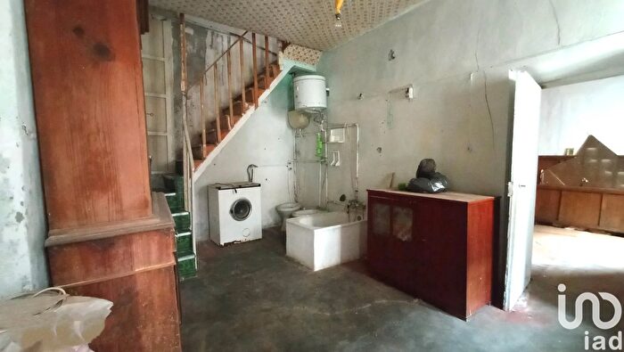 Casa quadrilocale in vendita in Via Indipendenza, Longobardi