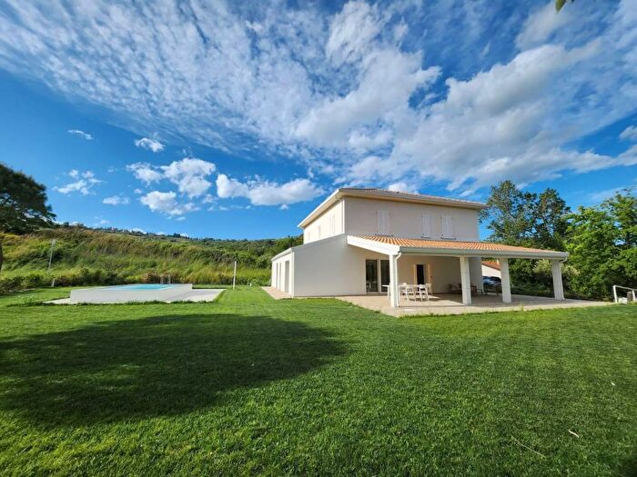 Casa con 6 locali in affitto in Via Parco del Marano, Coriano