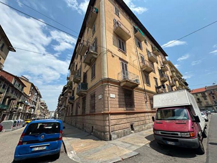 Appartamento trilocale in vendita in Via Belmonte, Torino