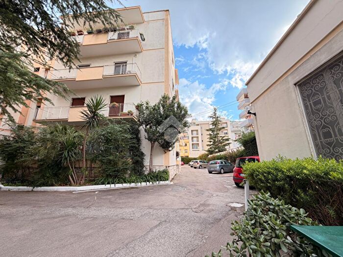 Appartamento quadrilocale in vendita in Via Gaetano Postiglione, Bari