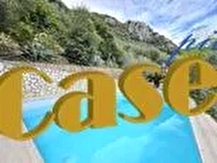 Casa con 20 locali in vendita in Camaiore