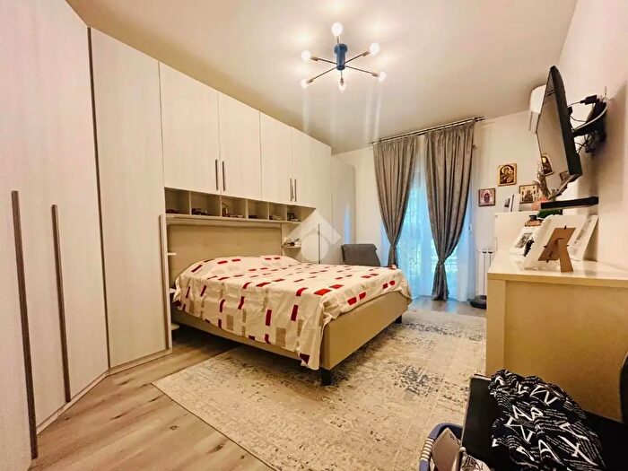 Appartamento trilocale in vendita in Via Giuseppe di Vittorio, Mantova