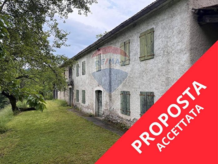 Casa con 10 locali in vendita in Via delle Valli, Belluno