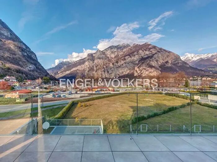 Appartamento trilocale in vendita in Valmadrera