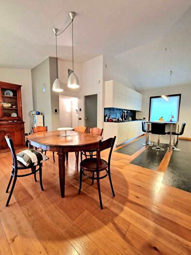 Appartamento con 6 locali in affitto in Quartu SantElena