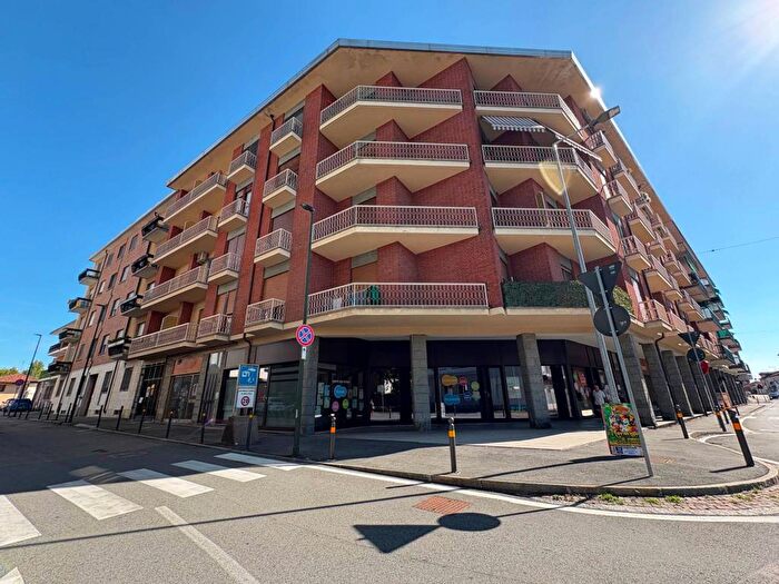 Appartamento quadrilocale in affitto in Via Novembre, Centro, Carignano
