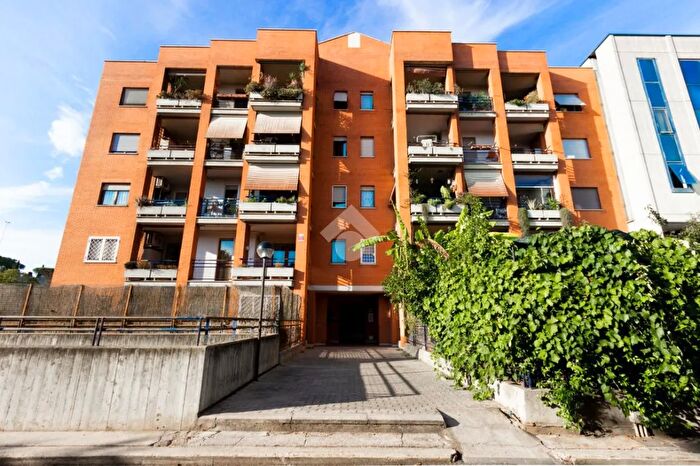 Appartamento trilocale in vendita in Vicolo dAste, Roma