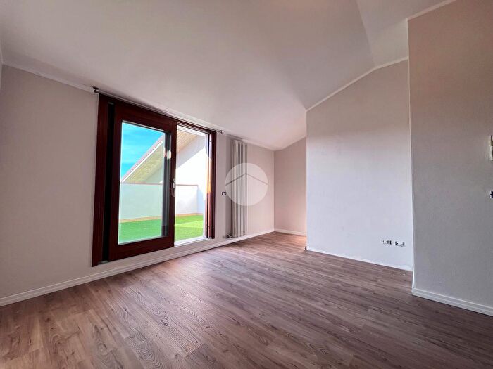 Appartamento bilocale in vendita in Via Monte Tre Croci, Verona