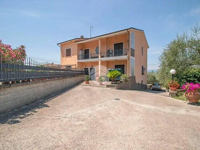 Casa quadrilocale in vendita in Vocabolo Verzieri, Magliano Sabina