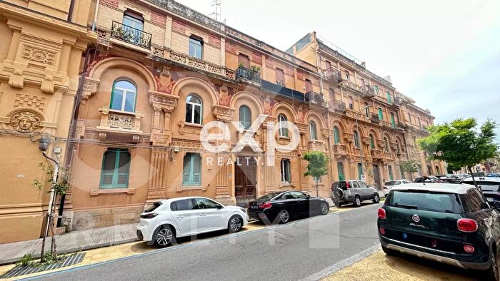 Appartamento con 6 locali in vendita in Messina