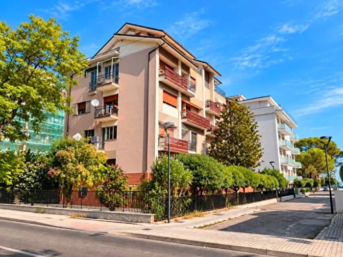 Appartamento con 5 locali in vendita in Via Enrico Toti, Pescara