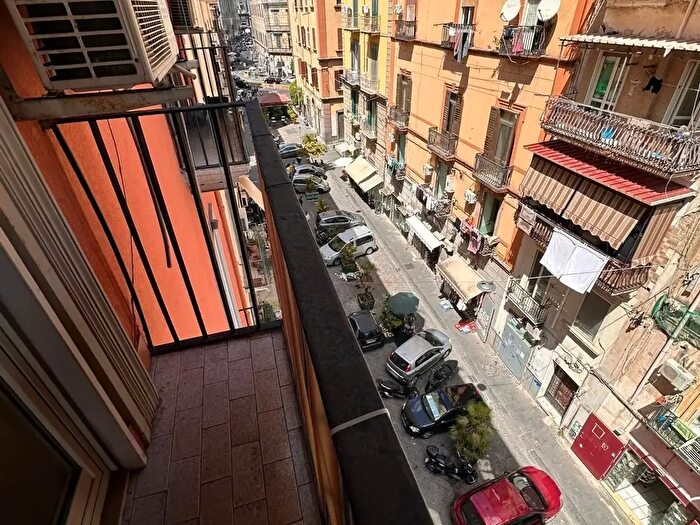 Appartamento in vendita in Via Nolana, Napoli