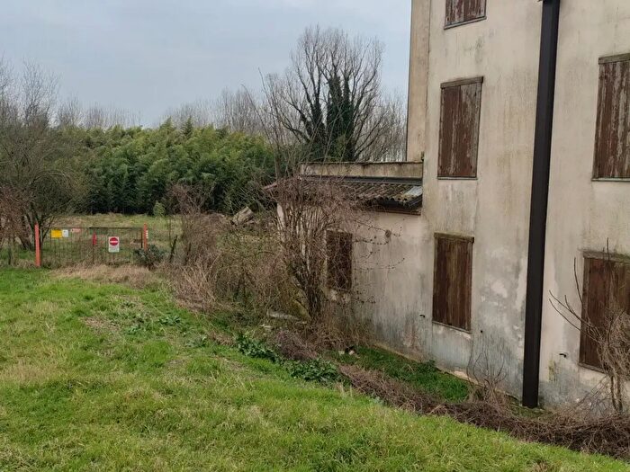 Casa trilocale in vendita in Via Achille, Riva del Po