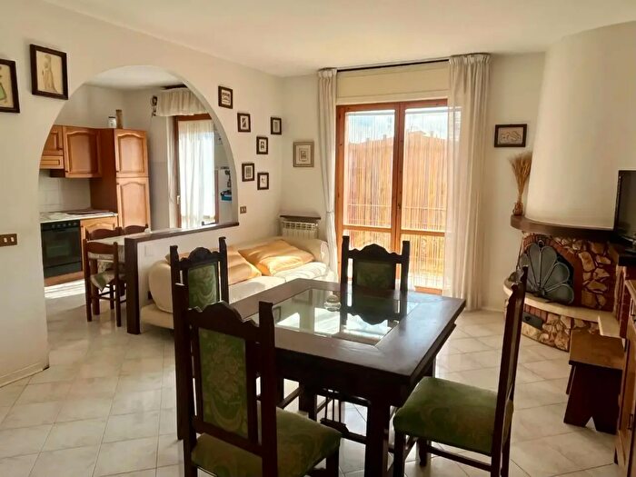 Appartamento con 6 locali in vendita in Asciano