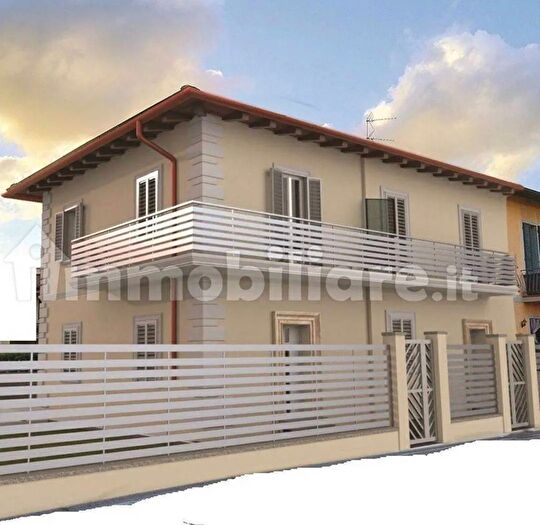 Casa con 5 locali in vendita in Via della Chiesa Signa, Signa