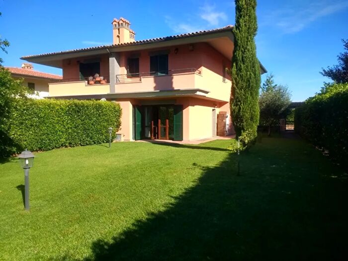 Appartamento quadrilocale in vendita in Via Terre dei Consoli, Monterosi