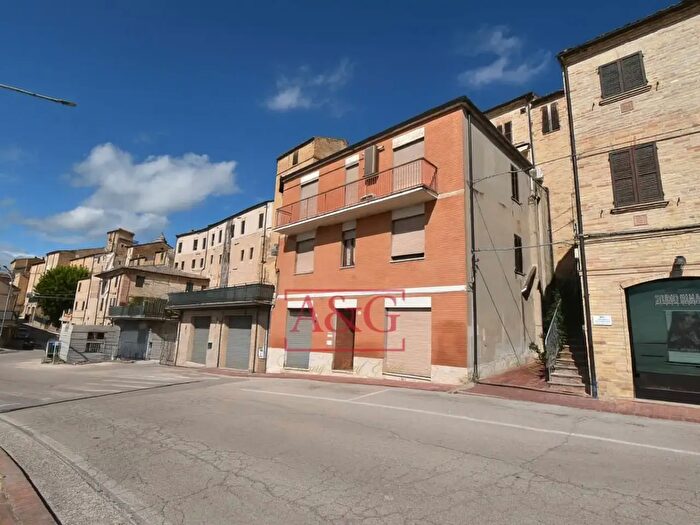 Casa con 9 locali in vendita in Via XX Settembre, Carassai