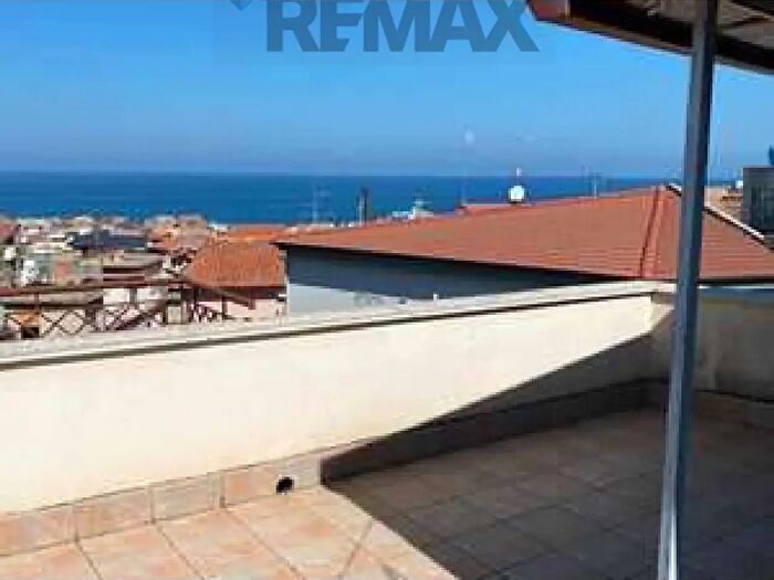 Casa con 7 locali in vendita in Via Marciante, Acquedolci