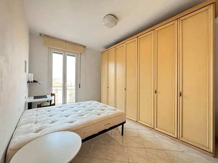 Appartamento trilocale in affitto in Viale Cassala, Milano