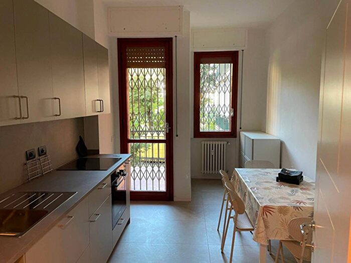 Appartamento con 6 locali in affitto in Via Alessandro d'Ancona, Coverciano, Firenze