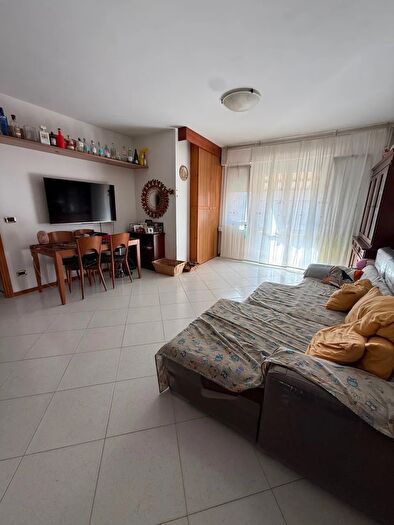 Appartamento quadrilocale in vendita in Via delle Mimose, Senigallia