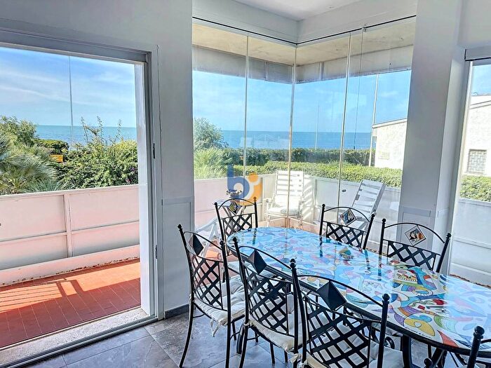Appartamento bilocale in affitto in Lungomare Guglielmo Marconi, Centro, Santa Marinella