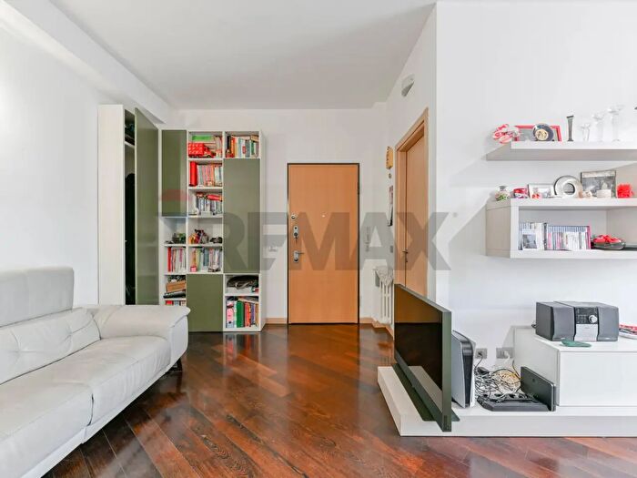 Appartamento trilocale in vendita in Via Gluck, Milano