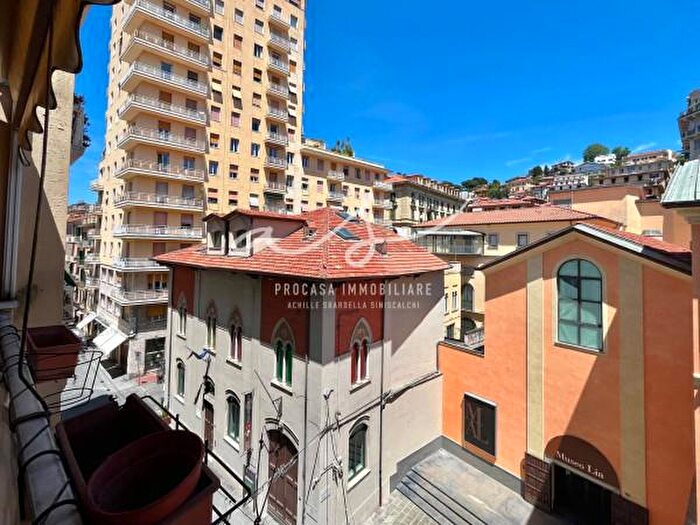 Appartamento con 5 locali in vendita in La Spezia