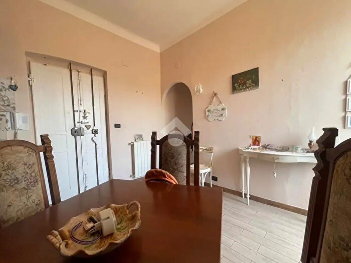Appartamento quadrilocale in vendita in Via Monticelli, Genova