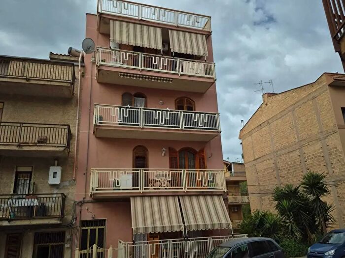 Appartamento trilocale in vendita in Via Roma, Misilmeri