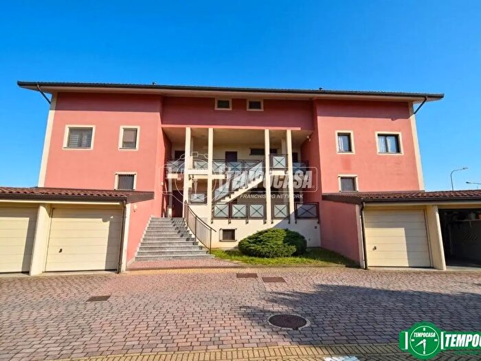 Appartamento trilocale in vendita in Via Genova, San Benigno Canavese