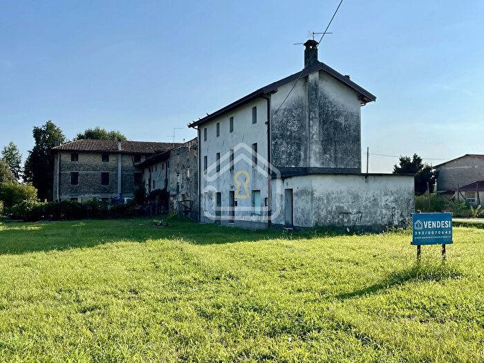 Casa con 10 locali in vendita in Via Torsa, Rivignano Teor