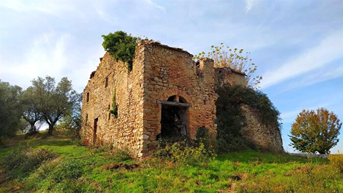 Casa con 5 locali in vendita in Montebuono, Montebuono