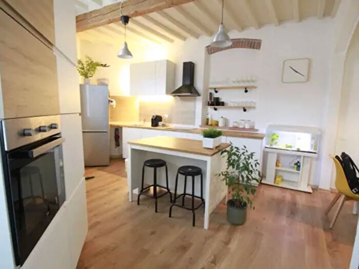 Appartamento trilocale in affitto in Via delle Ville, Lucca