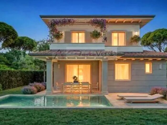 Casa con 5 locali in vendita in Via Cortona, Pietrasanta