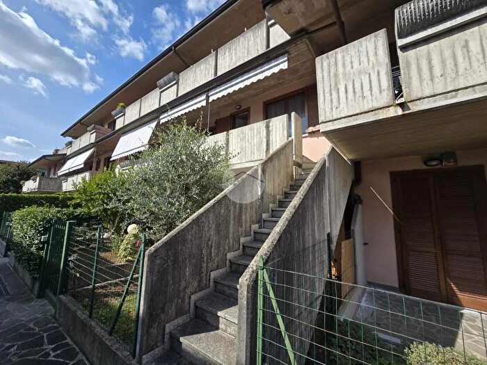 Appartamento trilocale in vendita in Via Don Sturzo, Costa Di Mezzate