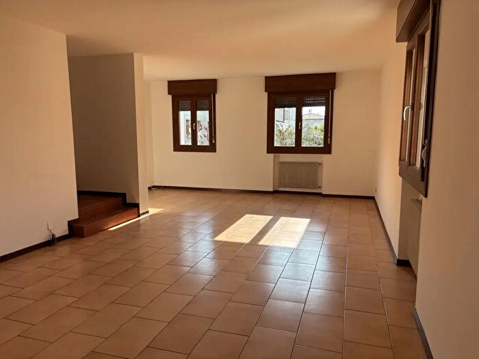 Appartamento quadrilocale in affitto in Via Costa Calcinara, Monselice