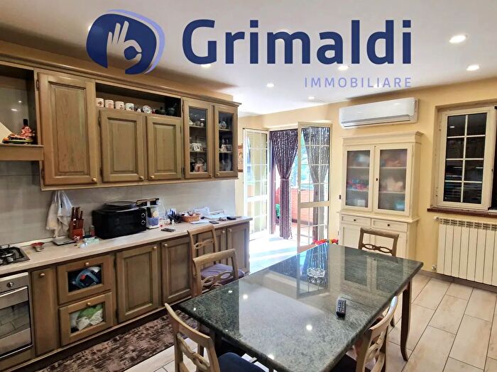 Appartamento trilocale in vendita in Via Monti Sabini, Casoria