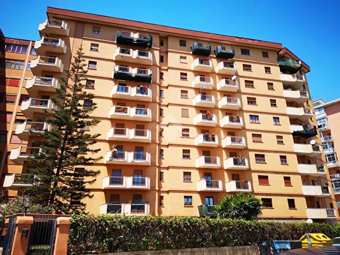 Appartamento trilocale in vendita in Viale della Regione Siciliana Nord Ovest, Palermo