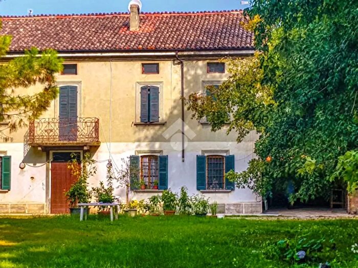 Casa con 7 locali in vendita in Via Sp, Colorno