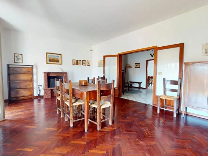 Casa con 5 locali in vendita in Via Palomba, Perugia