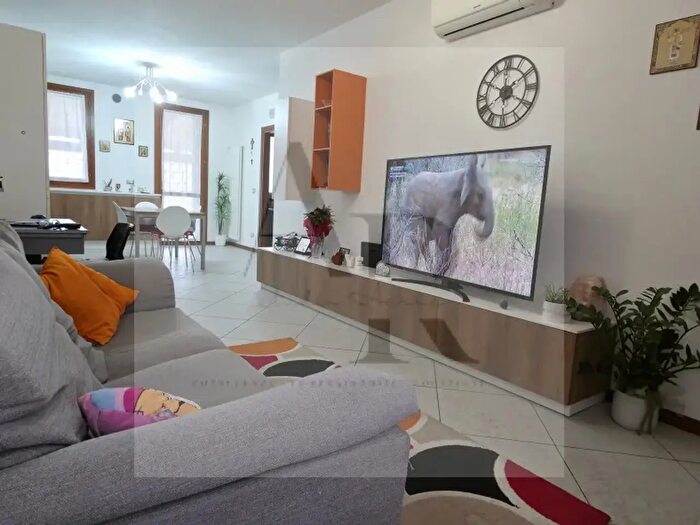 Casa con 7 locali in vendita in Via Santo Stefano, Vigonza