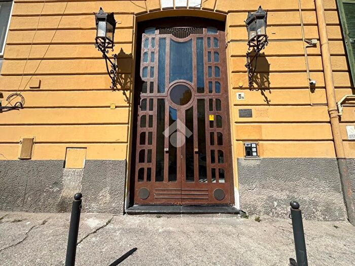 Appartamento quadrilocale in vendita in Via Nicola Ricciardi, Napoli