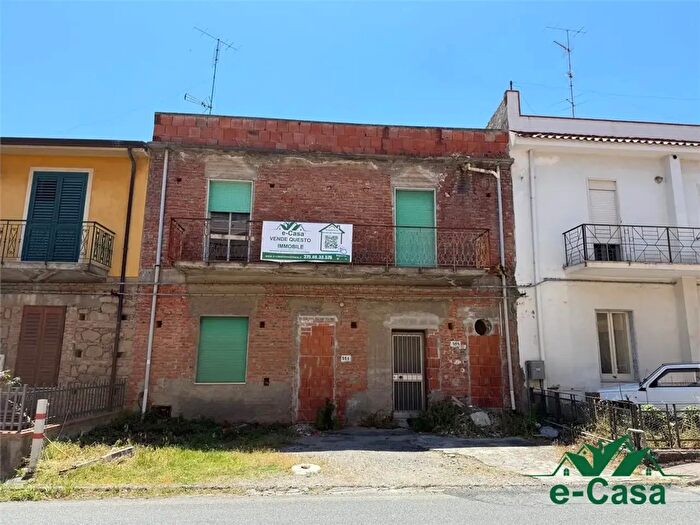Casa con 6 locali in vendita in Via Nazionale, Falcone