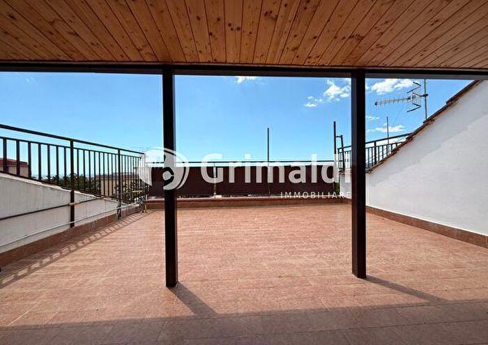 Appartamento con 5 locali in vendita in Via Etna Snc, Pontecagnano Faiano